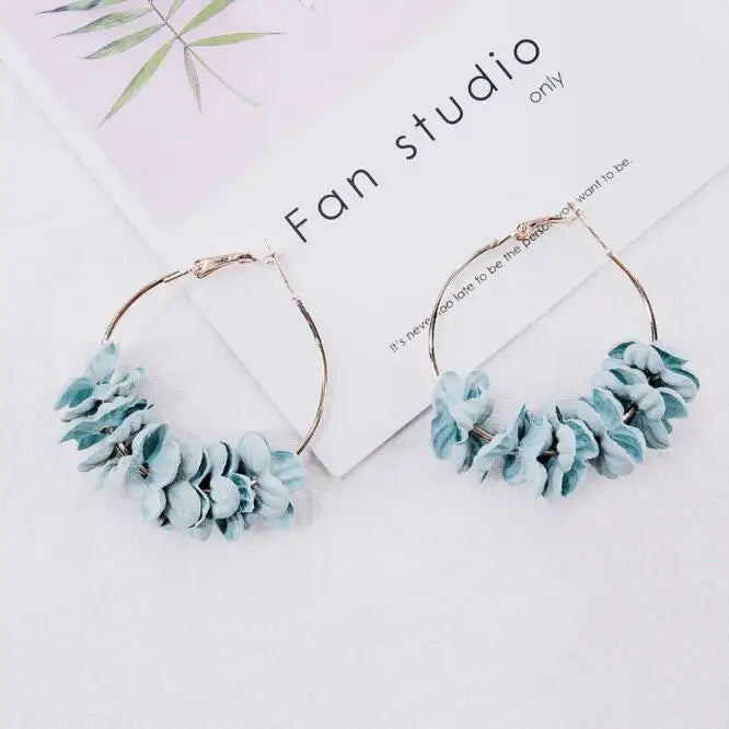 Earrings for women Charm Modern Girls Simple Fashion Jewelry Petals Gifts Cute Trends Dangler Eardrop Hoop Earring