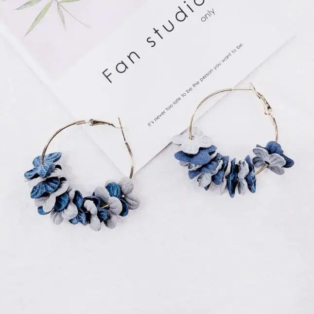 Earrings for women Charm Modern Girls Simple Fashion Jewelry Petals Gifts Cute Trends Dangler Eardrop Hoop Earring